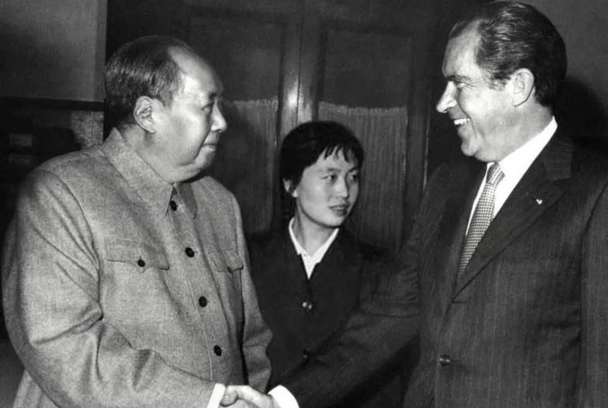 美国派出了500多名记者，提出要使用最先进的直播系统