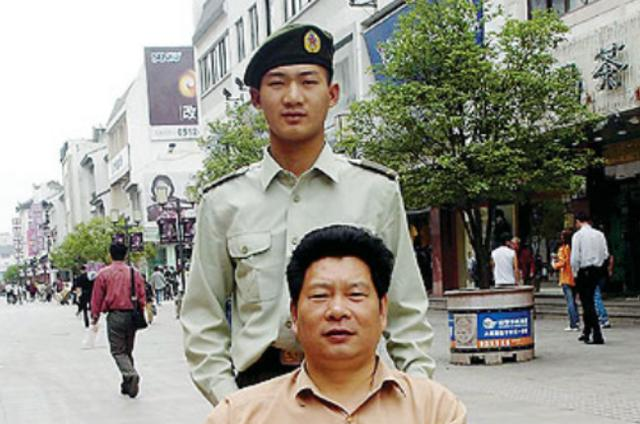 展亚平为祖国流尽最后一滴血,妻子却说:我替全国人民照顾你!我不亏