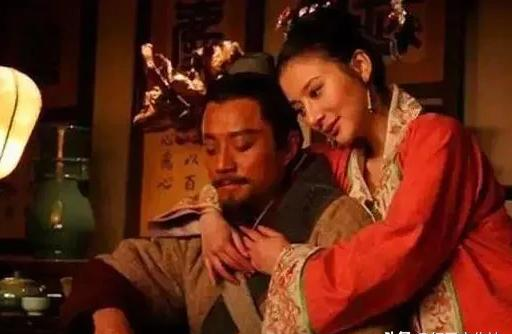 燕青吩咐石秀李逵看好宋江
