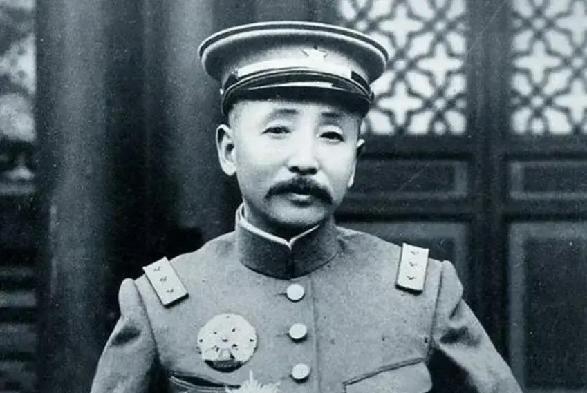 张作霖帐下一个警卫连长，因彩礼不够娶不到媳妇，张作霖哭丧着脸